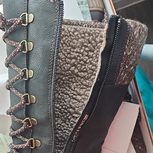 Spring Step Black and Brown Winter Boots - Picture 9 of 10